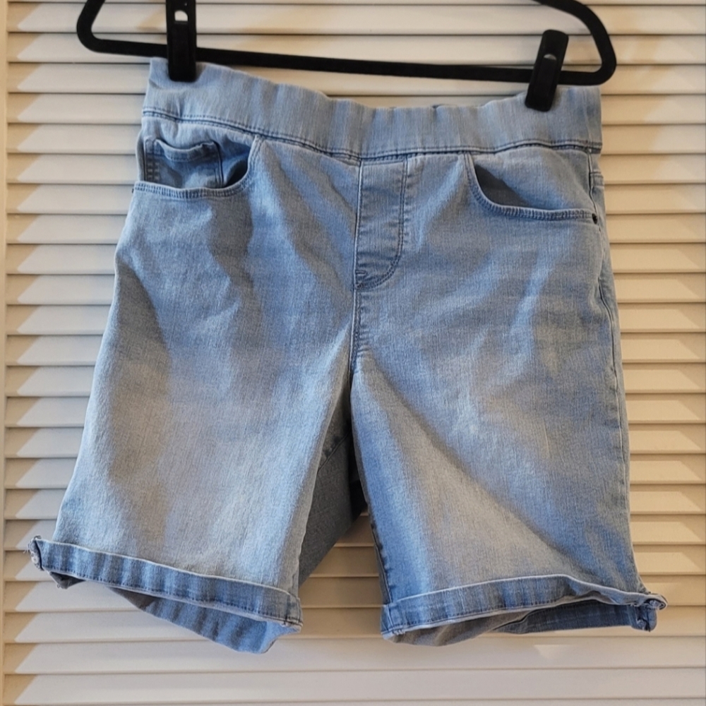 DKNY Jeans- Light Denim High-Waist Jean Shorts Stretch With Elastic Waist